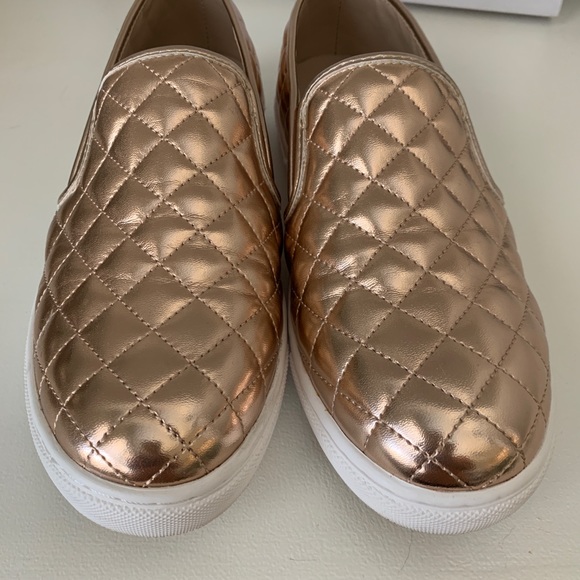 Steve Madden slip on sneakers in rose gold - Picture 2 of 6